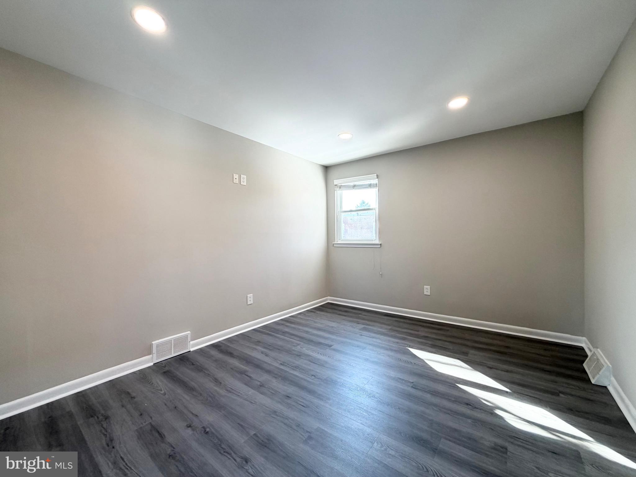 3746 Genesee Drive Philadelphia, PA 19154 - Photo 15 of 18