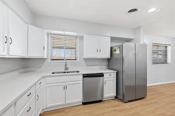 $2,350 | 242 West Cober Drive, Grand Prairie, TX 75051