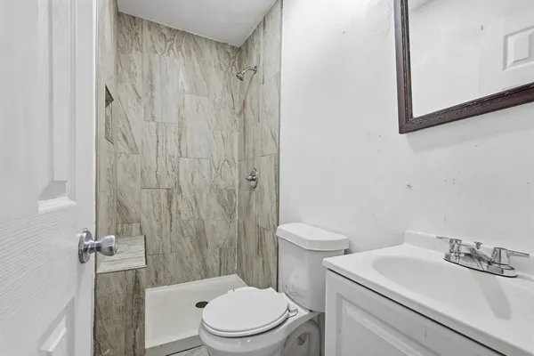 $2,350 | 242 West Cober Drive, Grand Prairie, TX 75051