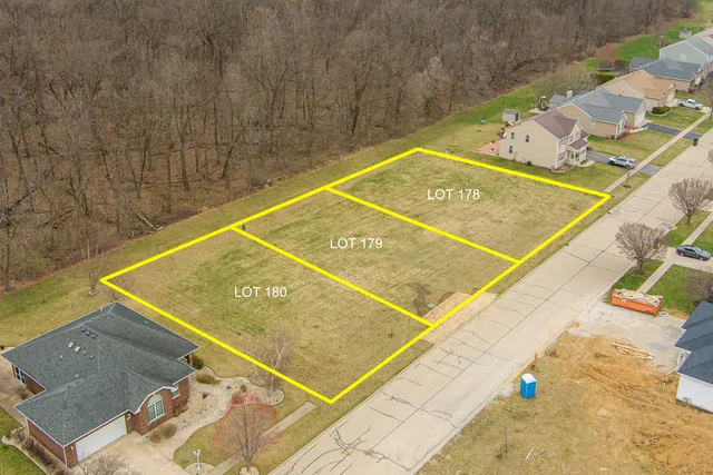 view of a tennis court