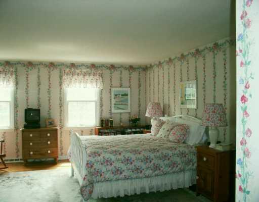 101 Riding Trail Lane Fox Chapel, PA 15215 - Photo 7 of 8 Master Bedroom.