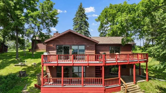 $495,000 | 15 Scenic Point Drive, De Soto, WI 54624