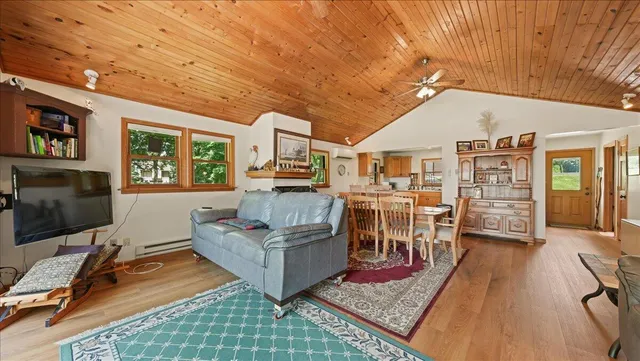 $495,000 | 15 Scenic Point Drive, De Soto, WI 54624