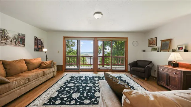 $495,000 | 15 Scenic Point Drive, De Soto, WI 54624