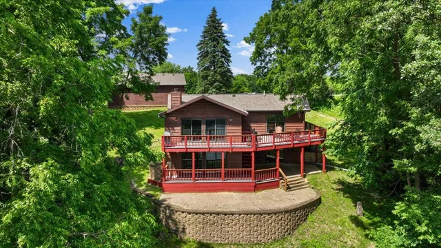 $495,000 | 15 Scenic Point Drive, De Soto, WI 54624