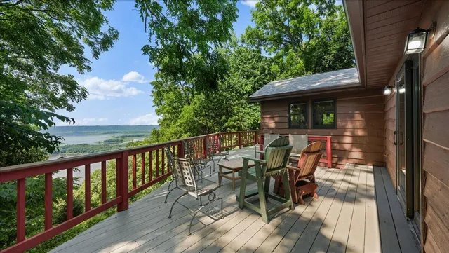 $495,000 | 15 Scenic Point Drive, De Soto, WI 54624