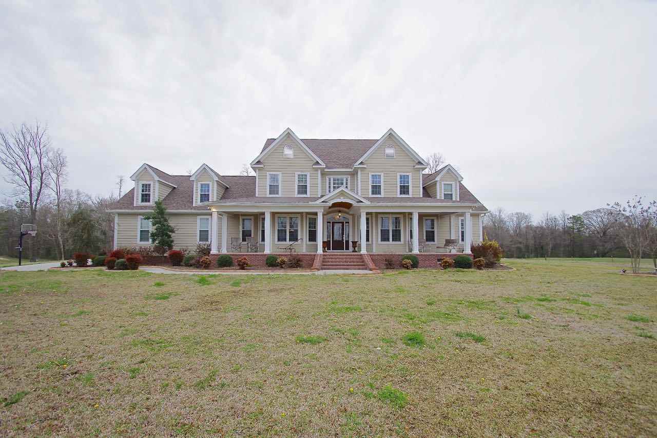 218 Richlands Loop Road Richlands, NC 28574 - Photo 1 of 36 Primary Photo