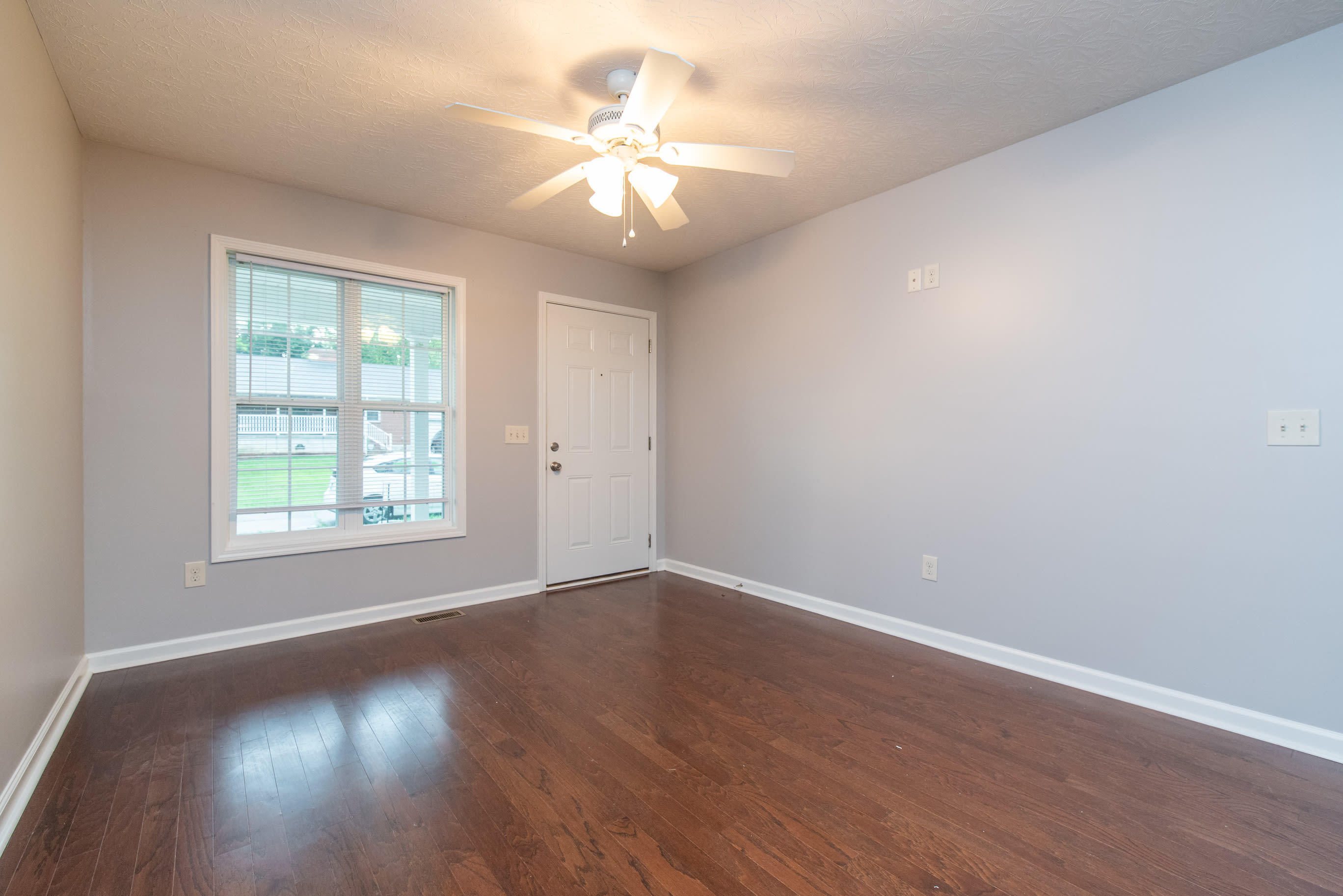 113 Spring Street Winchester, KY 40391 - Photo 9 of 23 20210810-113-Spring-St-davis-realty-022_