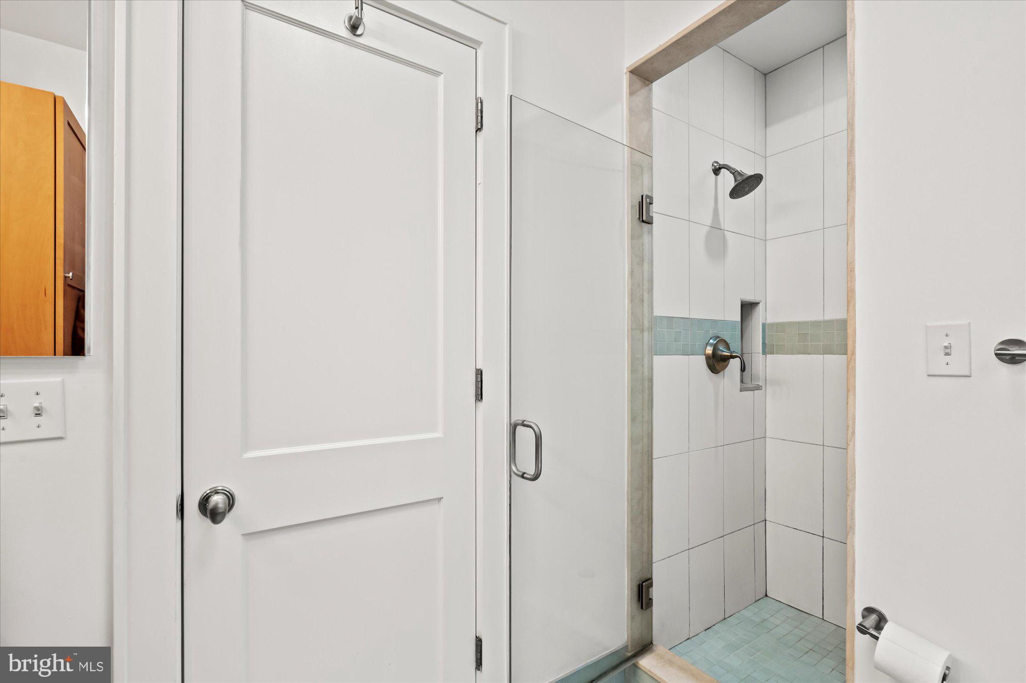 1817 Swann Street Northwest, Unit C Washington, DC 20009 - Photo 14 of 22