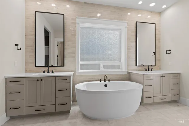 $874,777 | 1108 East Crescendo Street, Meridian, ID 83642