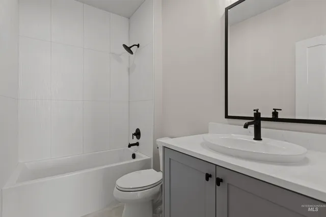 $874,777 | 1108 East Crescendo Street, Meridian, ID 83642