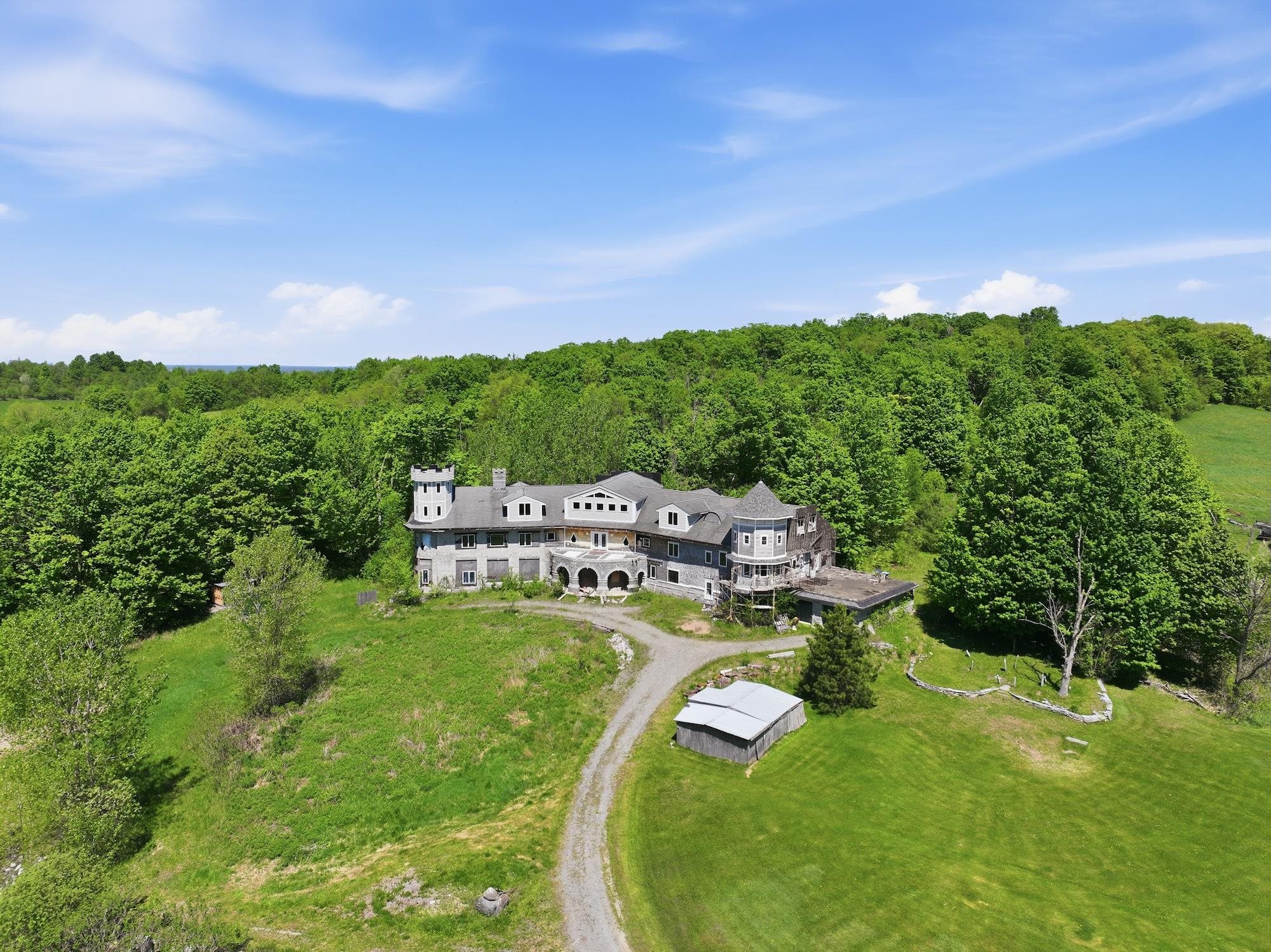 2437 Oakland Station Road Georgia, VT 05478 - Photo 19 of 38