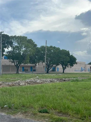 $180,000 | 411 Southwest 6th Court, Homestead, FL 33030