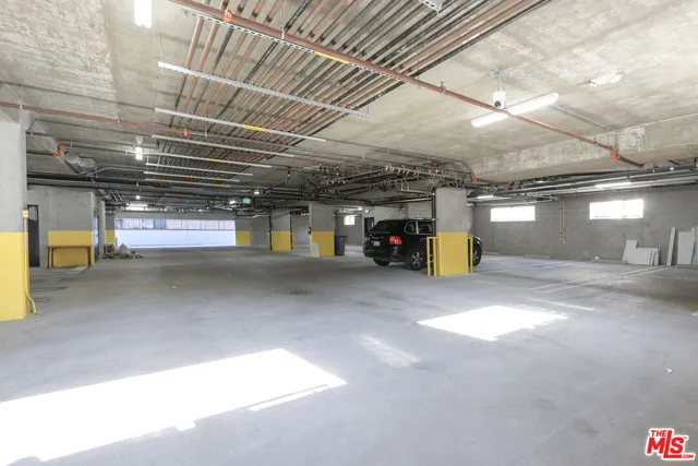 $5,350 | 11800 Courtleigh Drive, Unit 404, Los Angeles, CA 90066