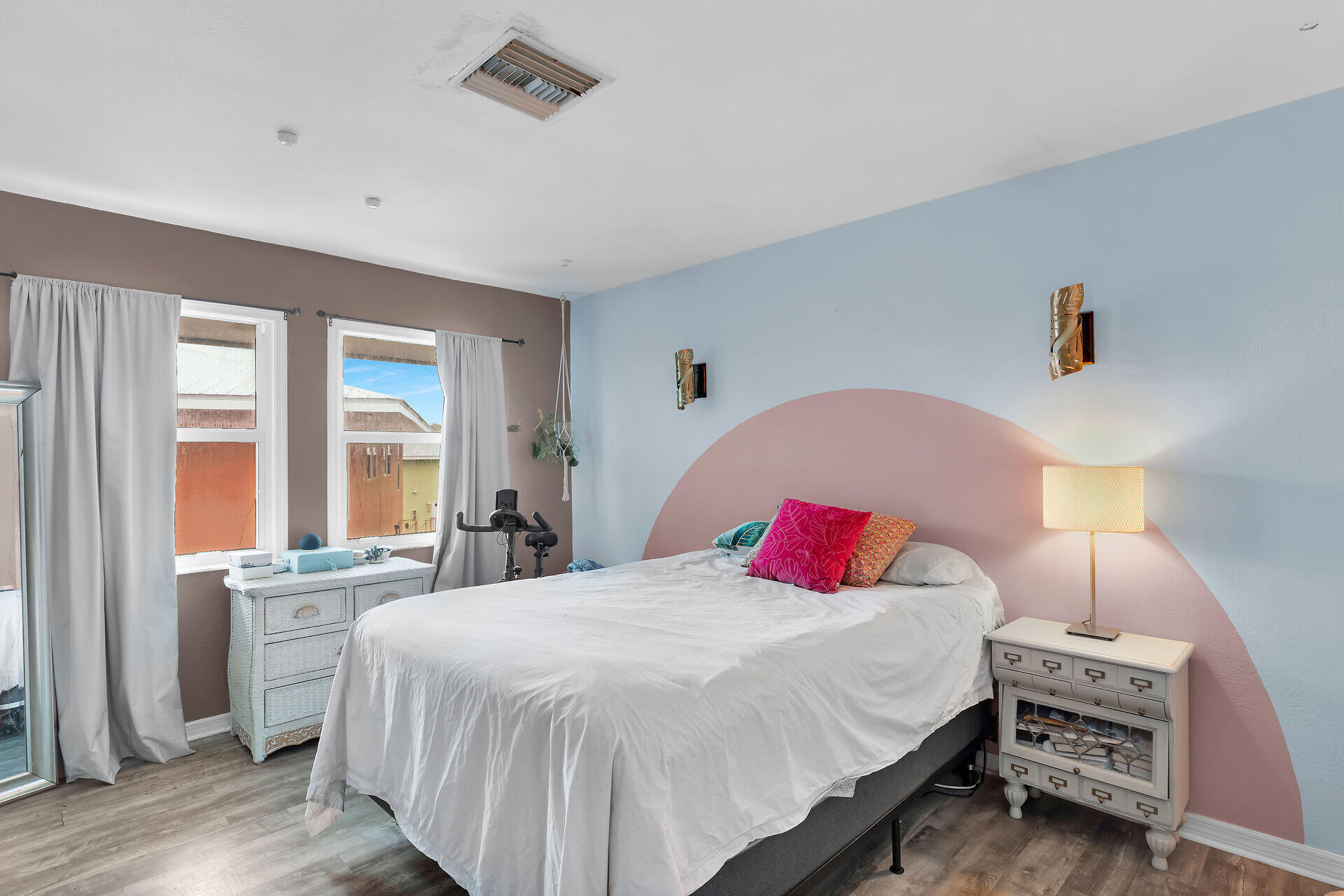 113 Stirrup Key Woods Road, Unit 3B1 Marathon, FL 33050 - Photo 13 of 21 a bedroom with a bed and a window