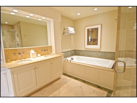 404 South Beach Road, Unit 404 South Burlington, VT 05403 - Photo 19 of 36 Gallery Image 19