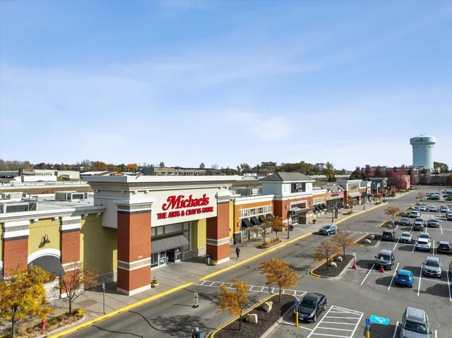 $771,515 | 10662 Bent Pine Lane, St. Paul, MN 55129