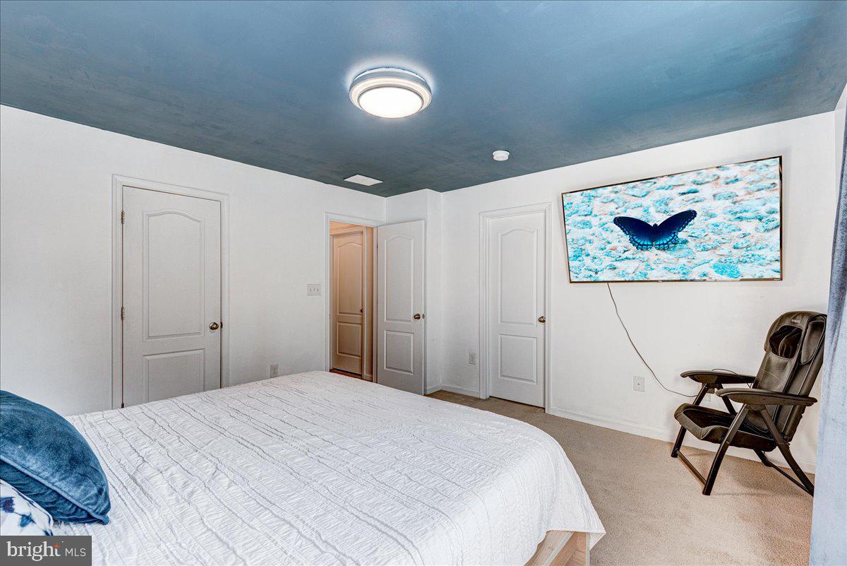4001 Bradys Hill Road Triangle, VA 22172 - Photo 13 of 29 Plenty of room for a king size bedroom set.