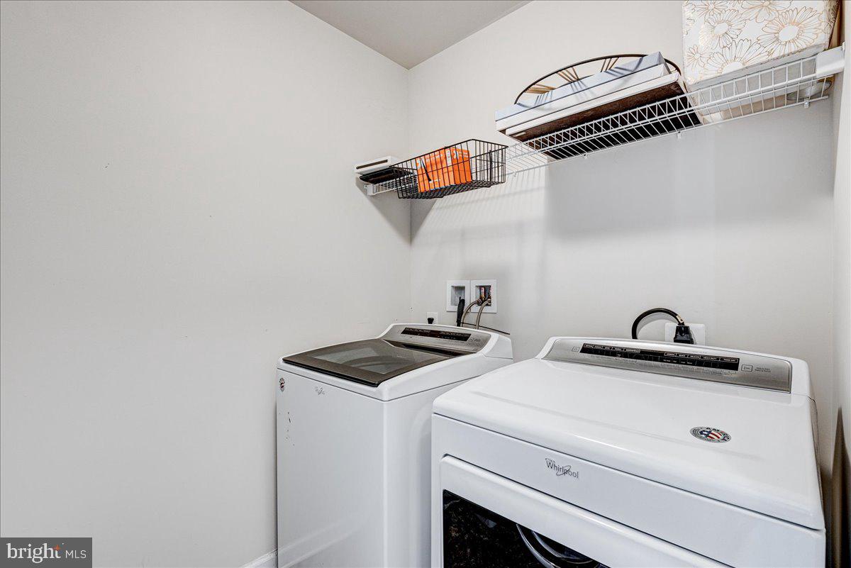 4001 Bradys Hill Road Triangle, VA 22172 - Photo 22 of 29 Laundry room on upper level