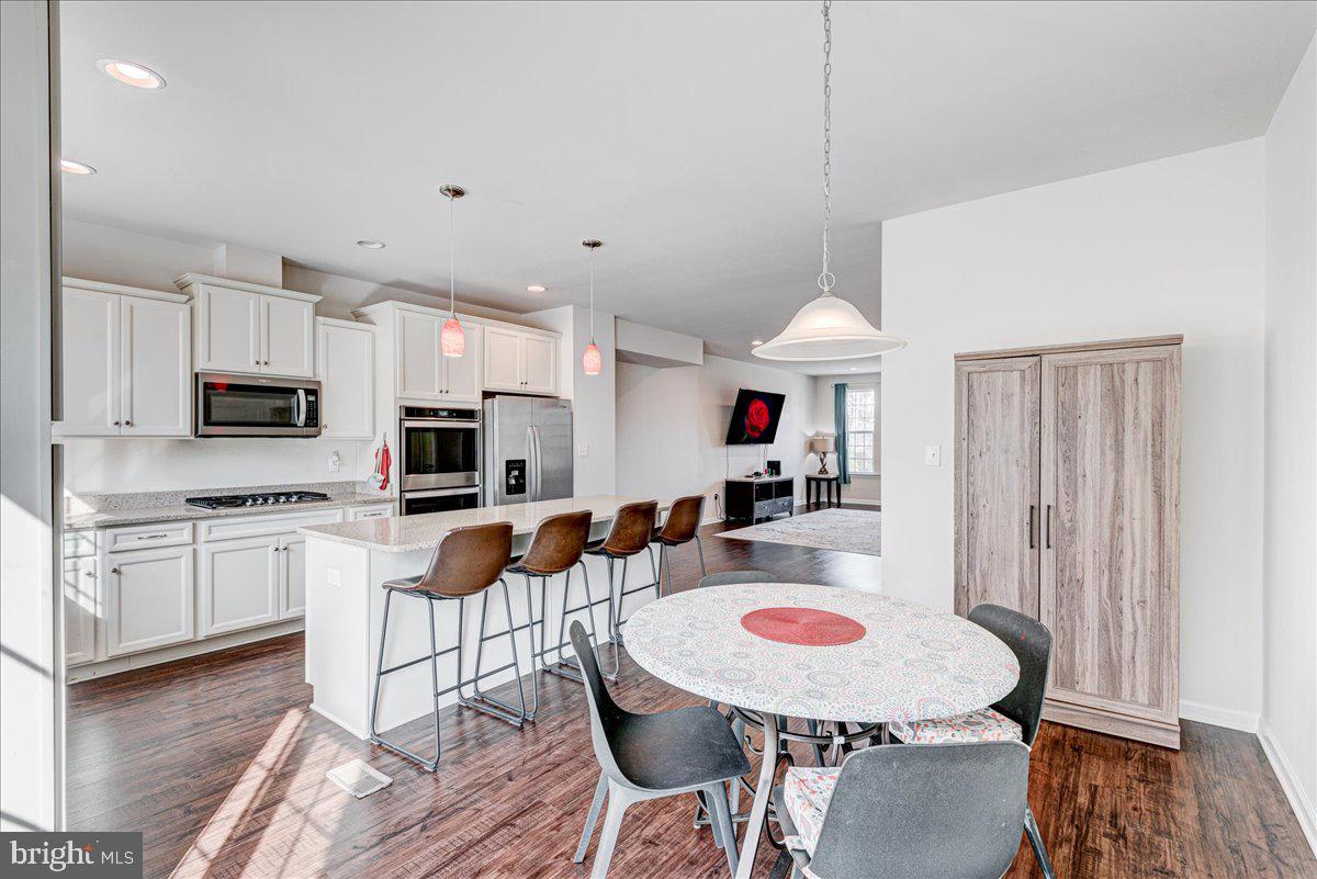 4001 Bradys Hill Road Triangle, VA 22172 - Photo 6 of 29 Plenty of table space