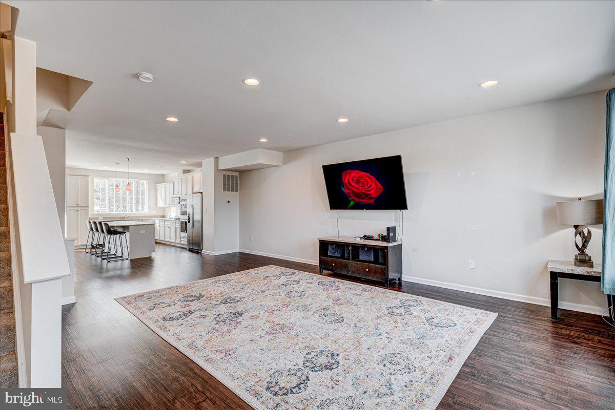 4001 Bradys Hill Road Triangle, VA 22172 - Photo 8 of 29 Huge living room
