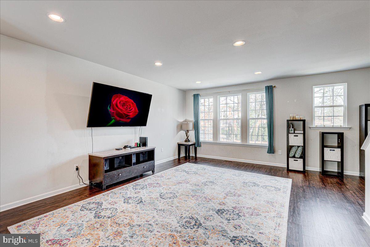 4001 Bradys Hill Road Triangle, VA 22172 - Photo 10 of 29 Loads of natural light in Family room