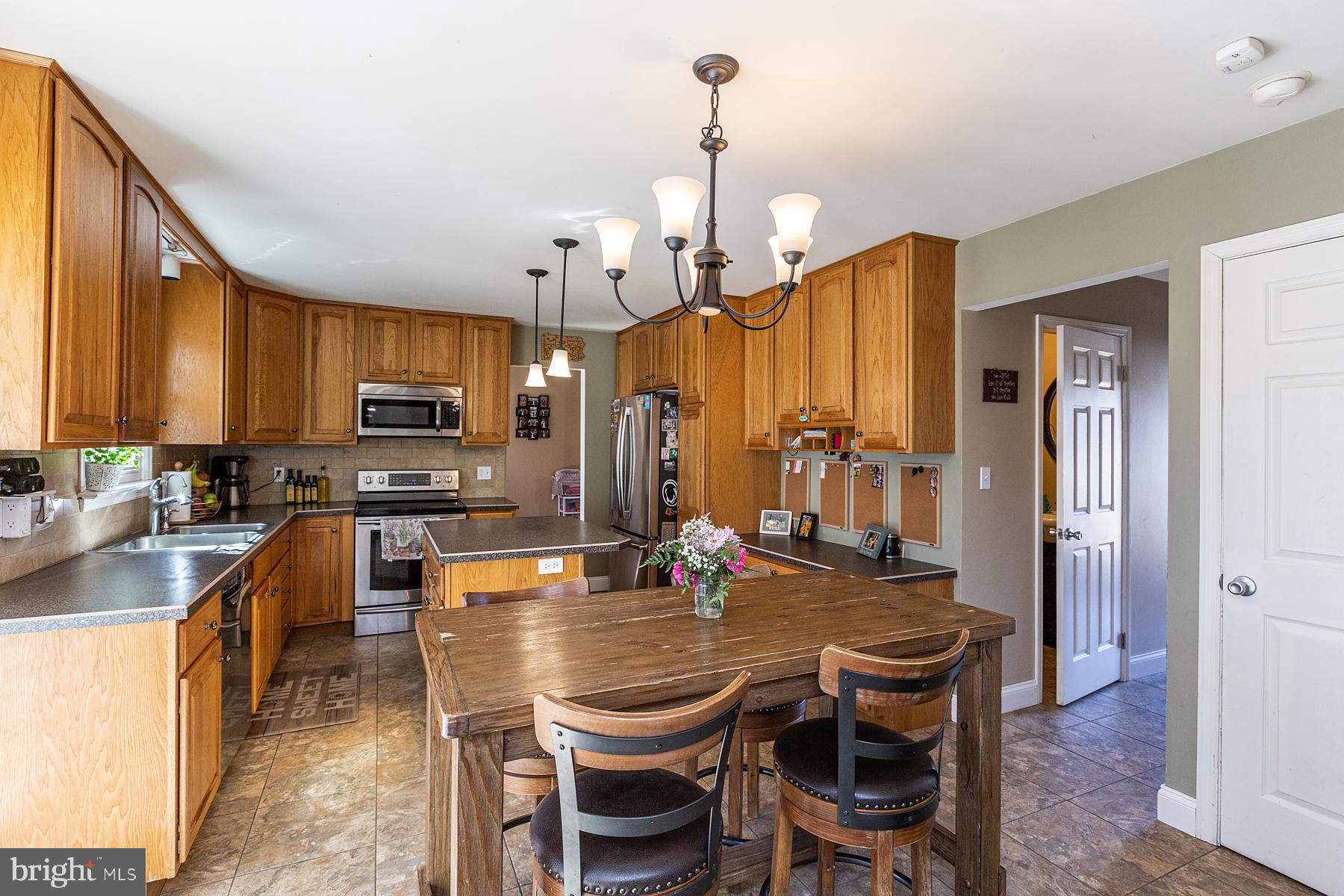 536 Wood View Drive Lititz, PA 17543 - Photo 7 of 66 Gallery Image 7