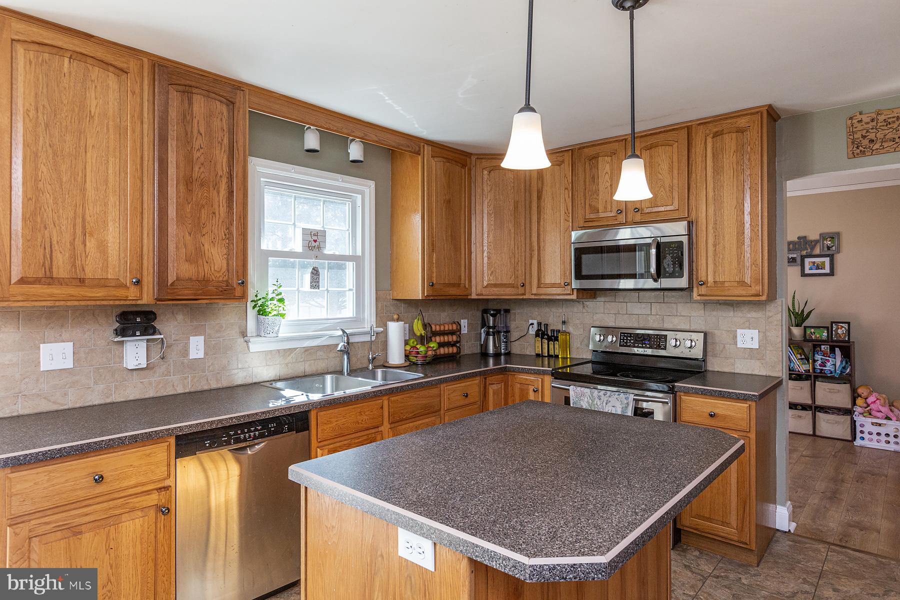 536 Wood View Drive Lititz, PA 17543 - Photo 8 of 66 Gallery Image 8