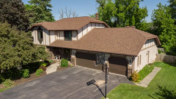 $449,500 | 37 Butte Des Morts Court, Appleton, WI 54914