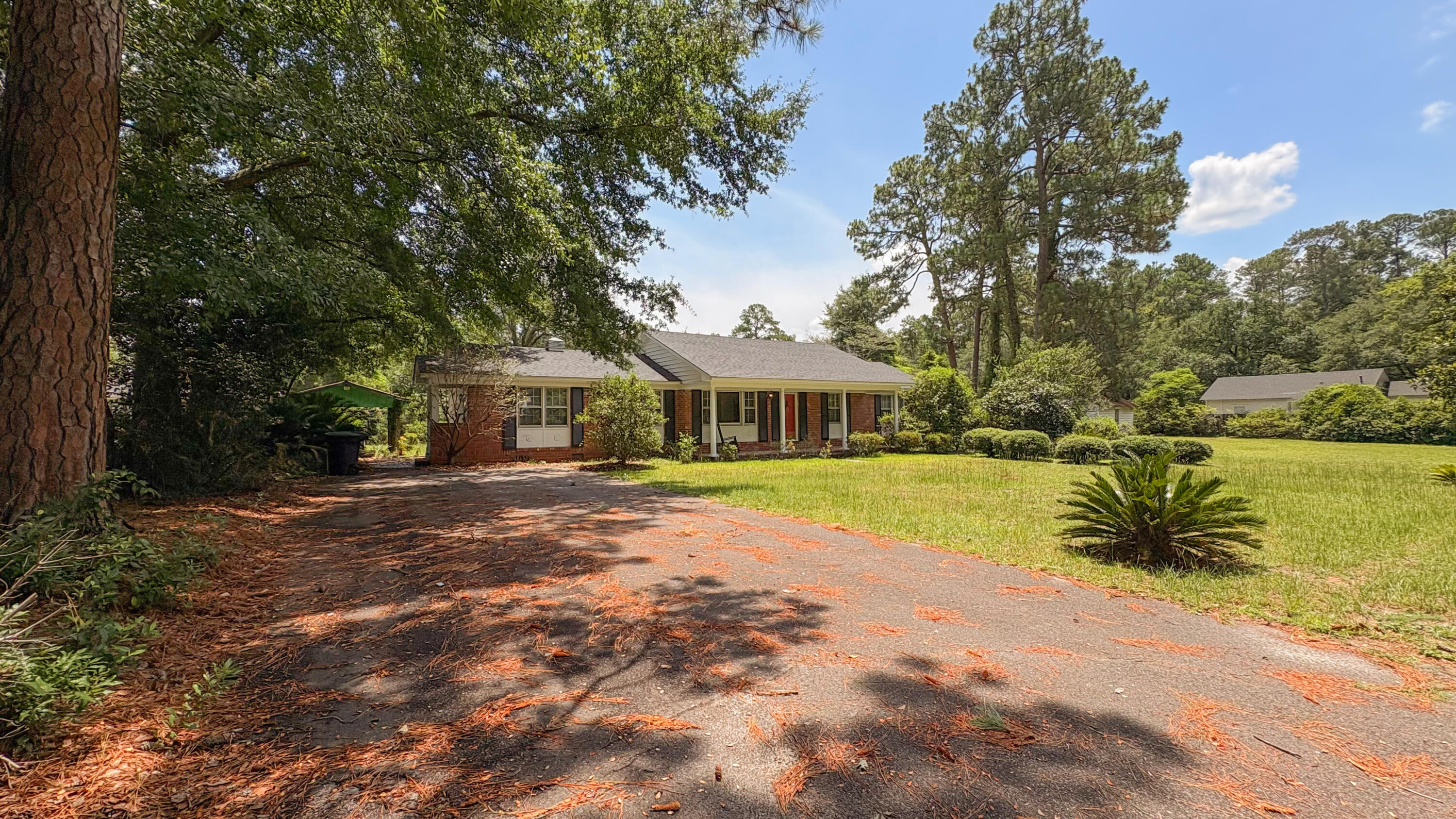 208 George Street Walterboro, SC 29488 - Photo 2 of 29 IMG_4021