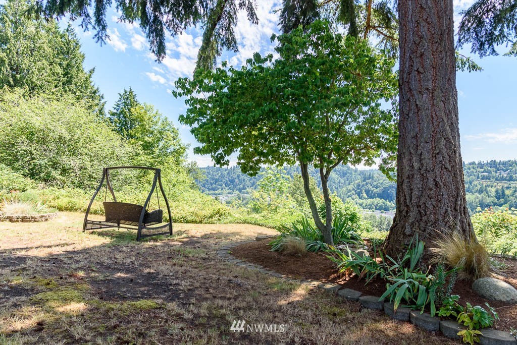 14223 Southeast 146th Street Renton, WA 98059 - Photo 4 of 23