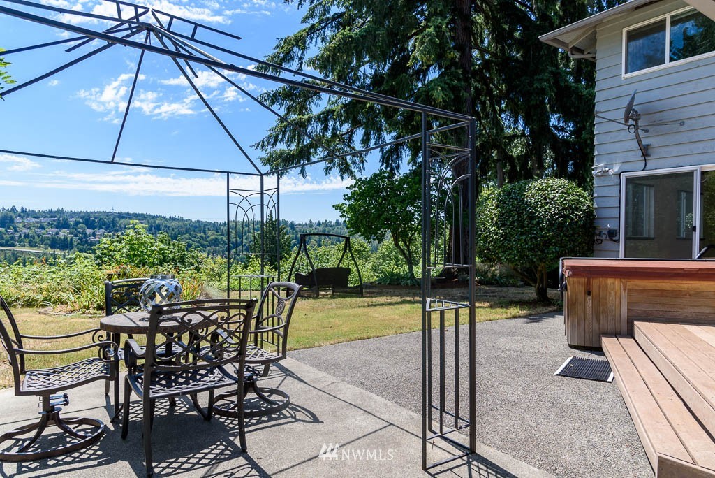 14223 Southeast 146th Street Renton, WA 98059 - Photo 5 of 23