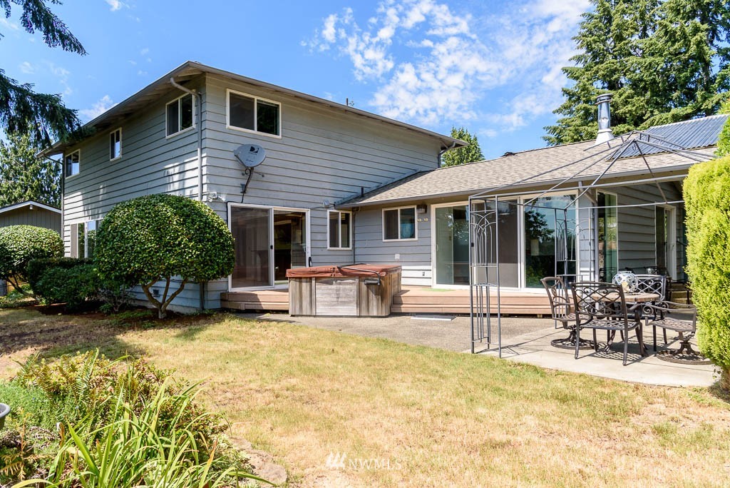 14223 Southeast 146th Street Renton, WA 98059 - Photo 7 of 23