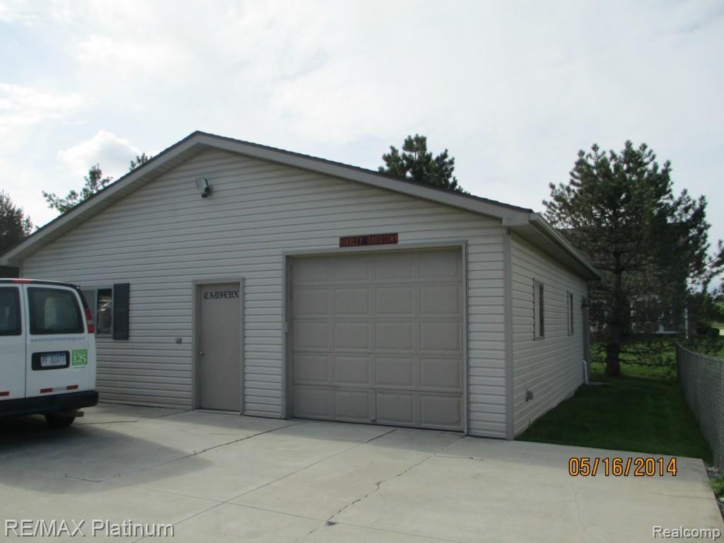 2450 Pollock Road Grand Blanc, MI 48439 - Photo 7 of 27 2450 Pollock 009.jpg