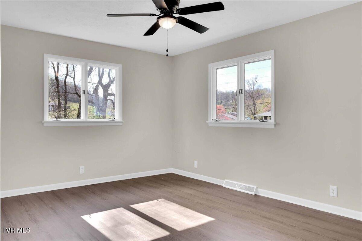 1709 Belden Road Kingsport, TN 37660 - Photo 18 of 41 20-Bedroom 2