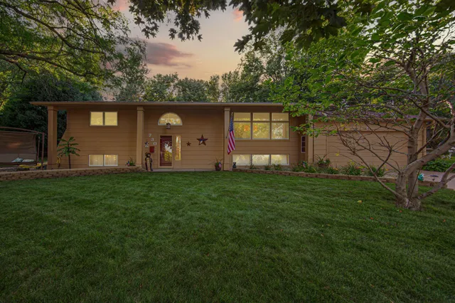$359,000 | 730 North 9th Street, St. Peter, MN 56082
