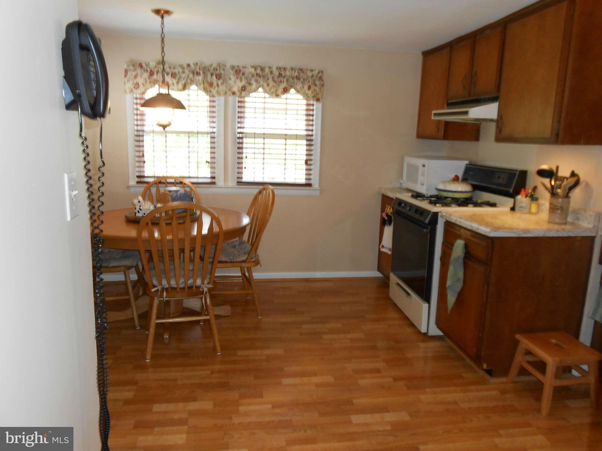 621 Warwick Road Baltimore, MD 21229 - Photo 8 of 23 Kitchen