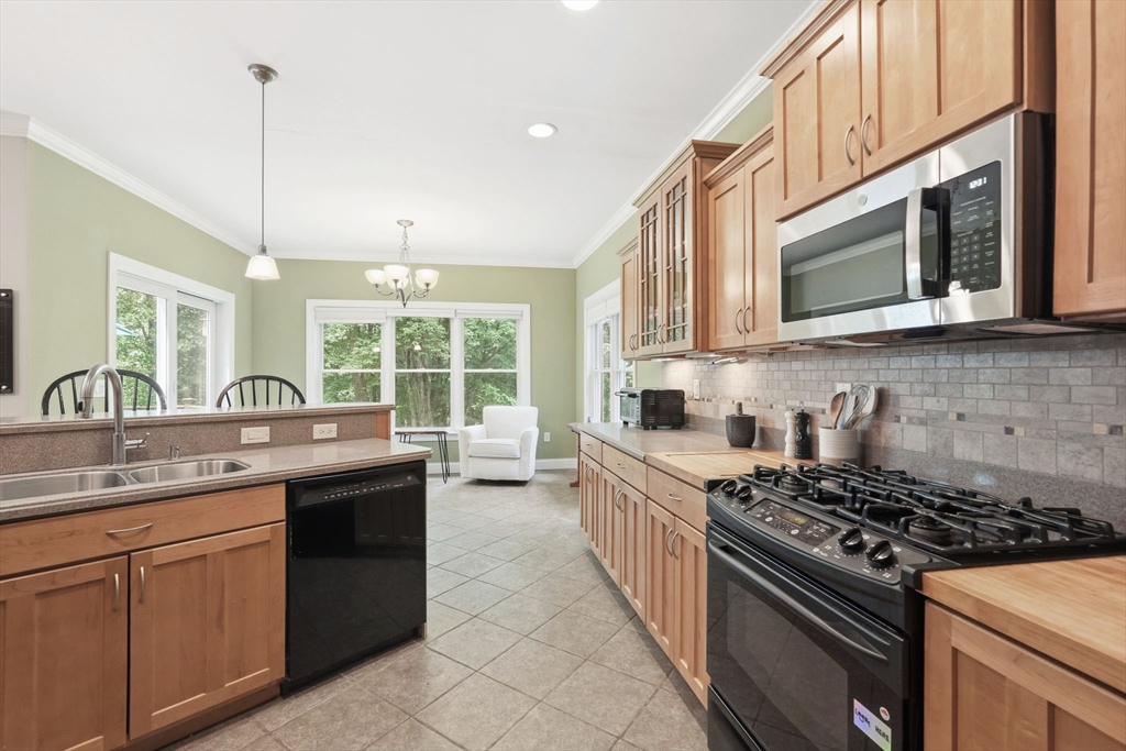 757 Park Hill Road Northampton, MA 01062 - Photo 14 of 42