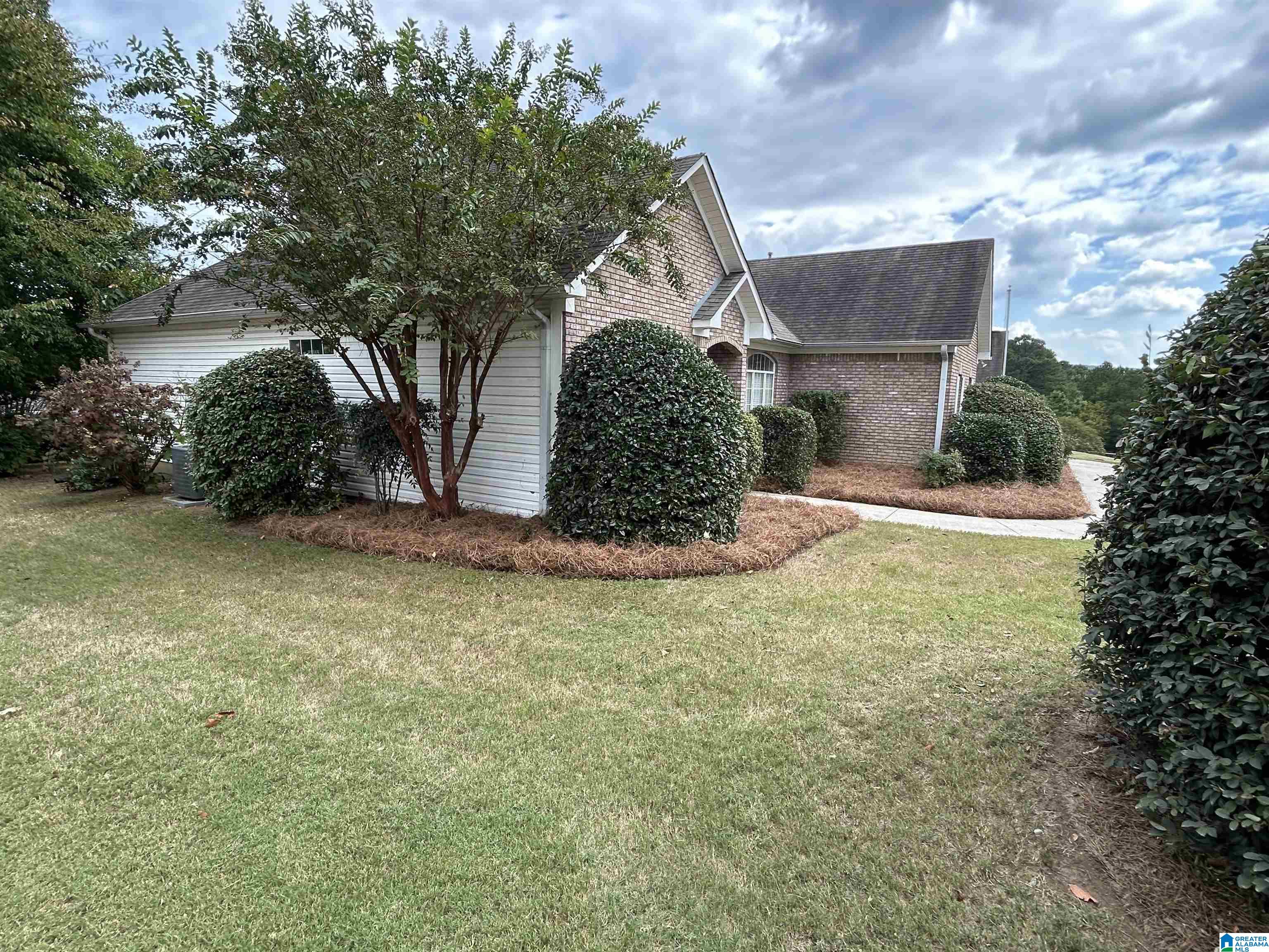 6917 Rowan Springs Circle Leeds, AL 35094 - Photo 4 of 16