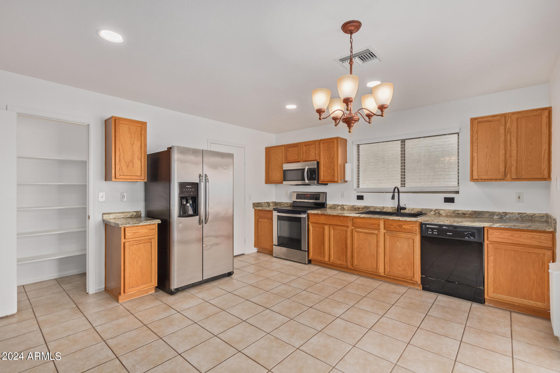 3483 South Conestoga Road Apache Junction, AZ 85119 - Photo 6 of 26 Kitchen