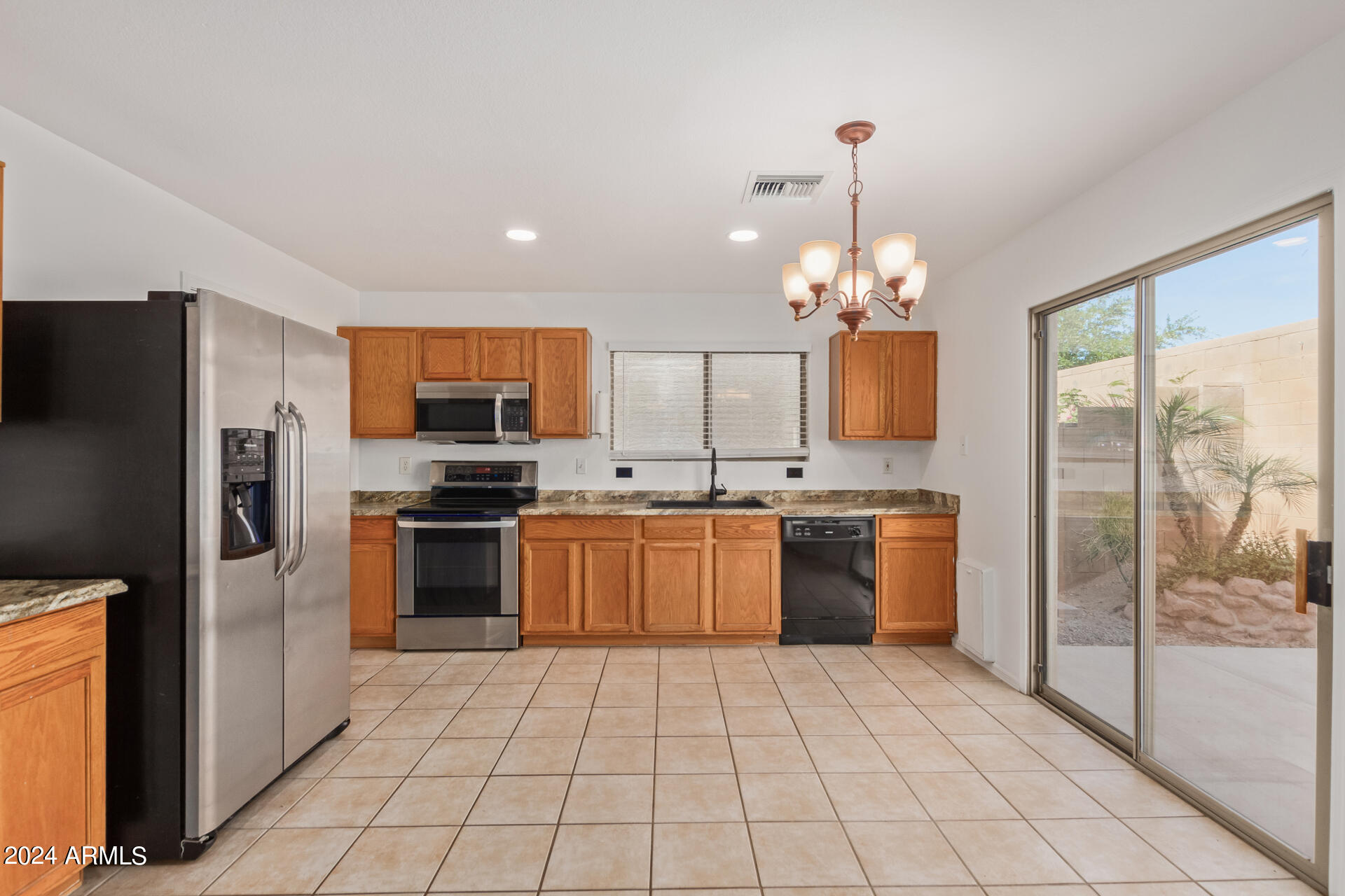 3483 South Conestoga Road Apache Junction, AZ 85119 - Photo 7 of 26 Kitchen/Eat-in dining