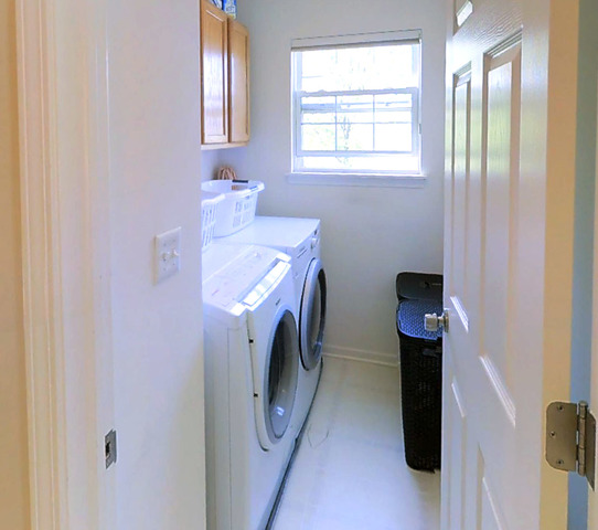 3129 Raphael Court St. Charles, IL 60175 - Photo 16 of 17 a utility room with dryer and washer
