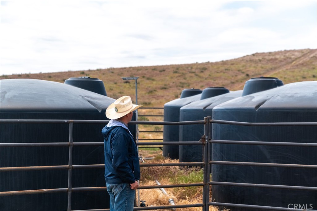 8050 Bitterwater Road Shandon, CA 93461 - Photo 14 of 38