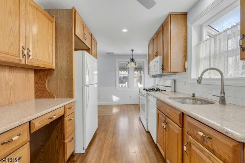 1 Perry Place Springfield, NJ 07081 - Photo 19 of 29
