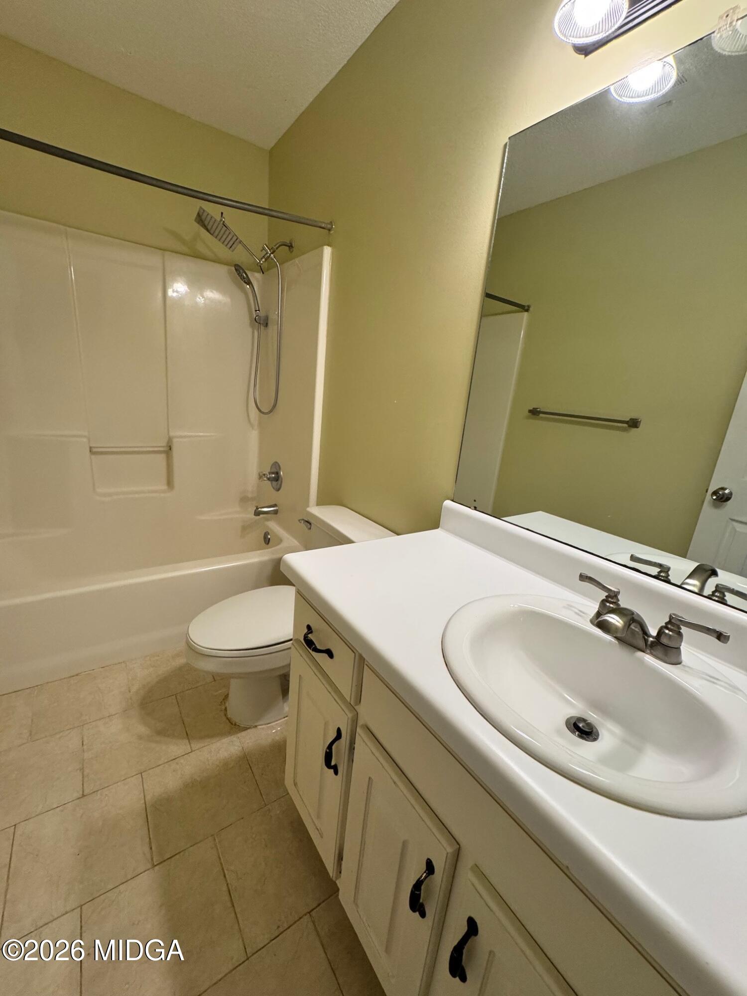 515 Amanda Way Macon, GA 31216 - Photo 46 of 53 Guest bathroom