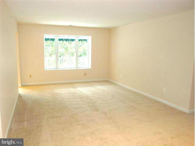 12350 Rosslare Ridge Road, Unit 303 Lutherville-Timonium, MD 21093 - Photo 12 of 25 Living Room