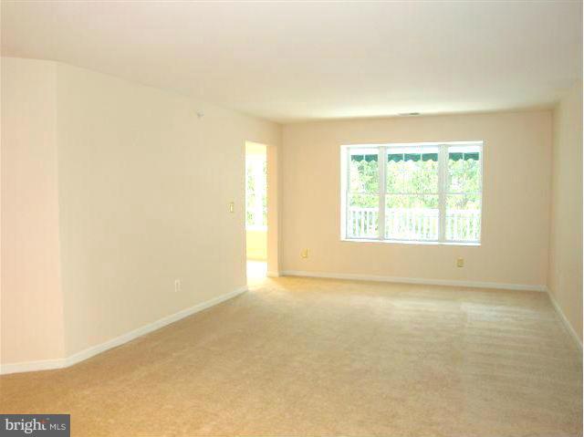 12350 Rosslare Ridge Road, Unit 303 Lutherville-Timonium, MD 21093 - Photo 13 of 25 Living Room