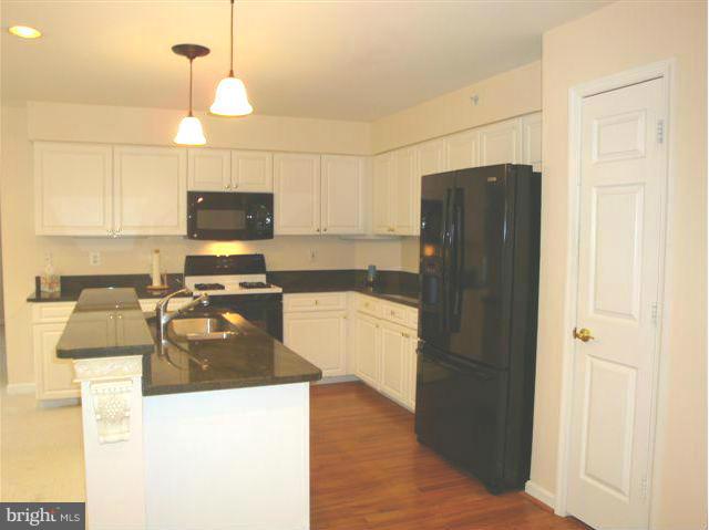 12350 Rosslare Ridge Road, Unit 303 Lutherville-Timonium, MD 21093 - Photo 8 of 25 Kitchen