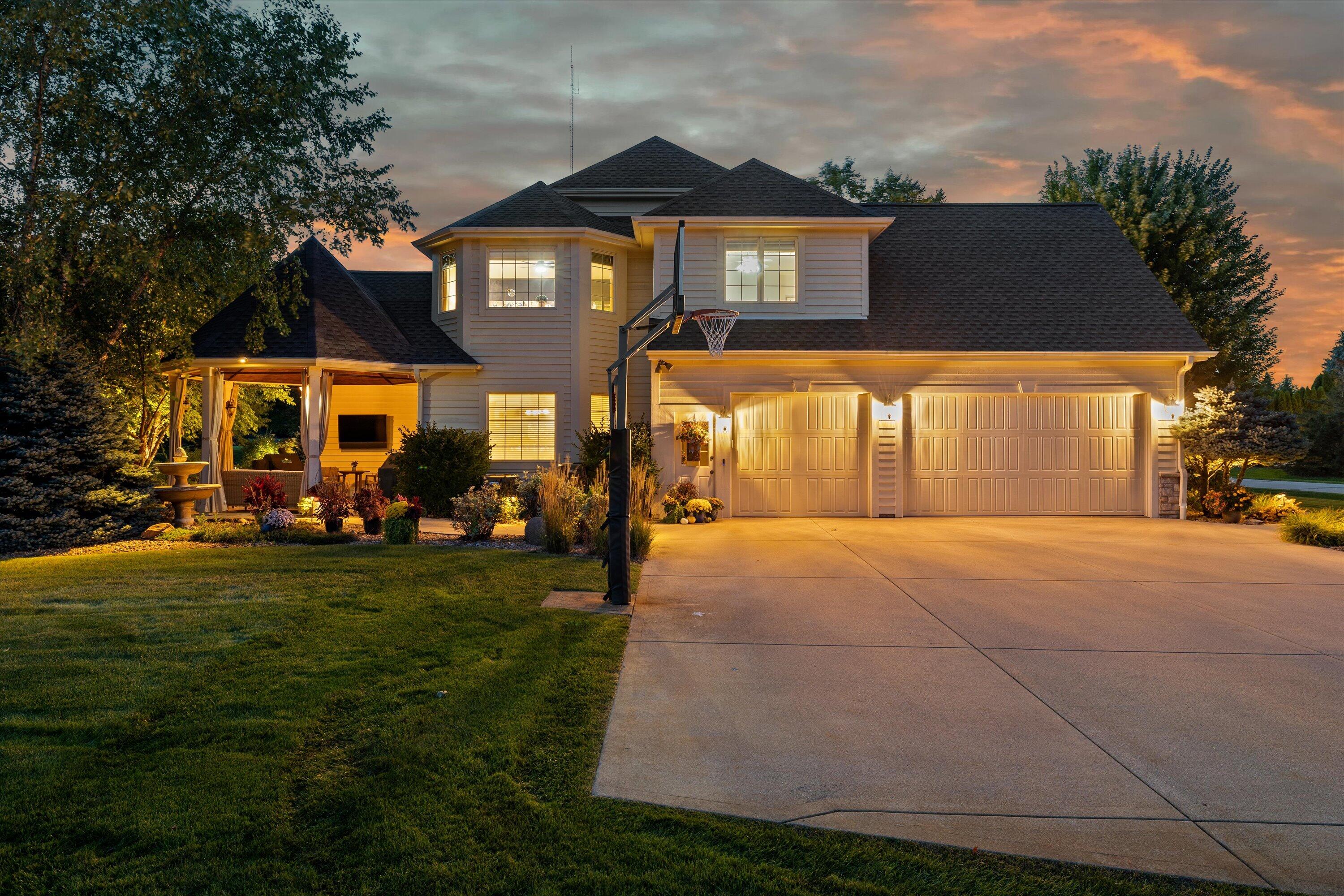 264 Steeple Pointe Circle Delafield, WI 53018 - Photo 114 of 120 Garage