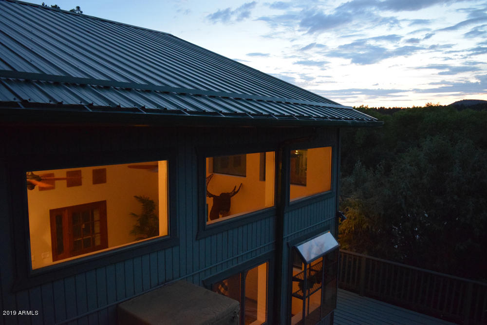 979 Beaver Flat Road Payson, AZ 85541 - Photo 65 of 70 Two story living room